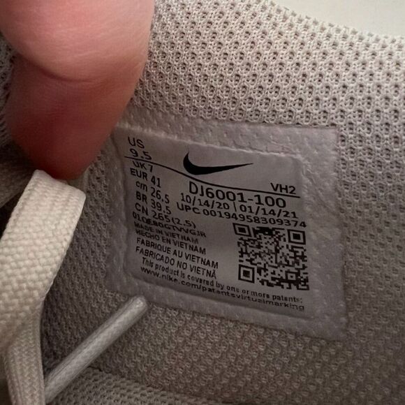 Nike Air Max Excee White Holographic Sneakers Running Shoes Athletic Size 9.5 - Picture 6 of 11